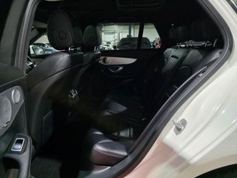 Mercedes-Benz C Class 2.1 C300dh AMG Line (Premium Plus) G-Tronic+ Euro 6 (s/s) 5dr