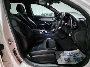 Mercedes-Benz C Class 2.1 C300dh AMG Line (Premium Plus) G-Tronic+ Euro 6 (s/s) 5dr