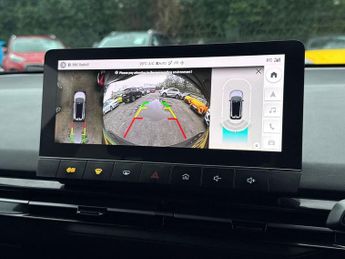 MG MG4 64kWh Trophy Long Range Auto 5dr