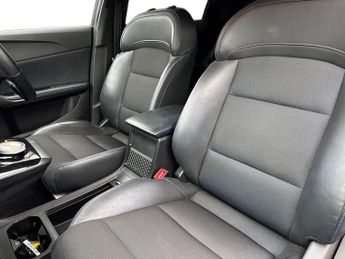 MG MG4 64kWh Trophy Long Range Auto 5dr