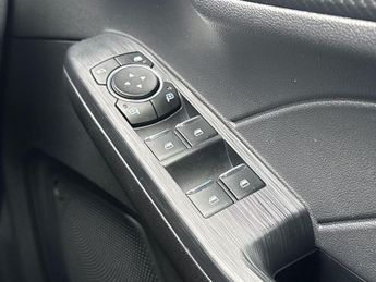 Ford Kuga 2.5 Duratec 14.4kWh ST-Line X CVT Euro 6 (s/s) 5dr