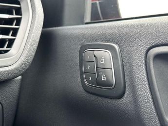 Ford Kuga 2.5 Duratec 14.4kWh ST-Line X CVT Euro 6 (s/s) 5dr