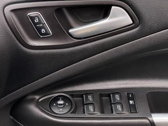 Ford Kuga 2.0 TDCi Zetec Powershift AWD Euro 5 5dr