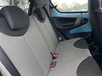 Toyota AYGO 1.0 VVT-i Move MultiMode Euro 5 5dr