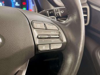 Hyundai IONIQ 38.3kWh Premium Hatchback 5dr Electric Auto (136 ps)