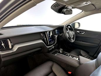 Volvo XC60 2.0 B5 MHEV Momentum SUV 5dr Petrol Hybrid Auto Euro 6 (s/s) (25