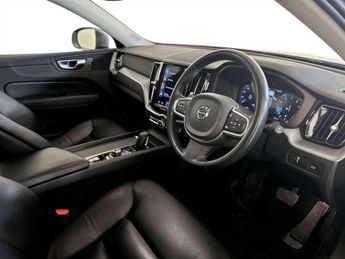 Volvo XC60 2.0 B5 MHEV Momentum SUV 5dr Petrol Hybrid Auto Euro 6 (s/s) (25