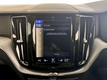 Volvo XC60 2.0 B5 MHEV Momentum SUV 5dr Petrol Hybrid Auto Euro 6 (s/s) (25