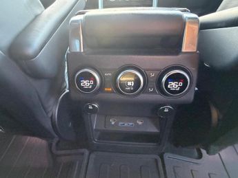 Land Rover Discovery 3.0 TD V6 HSE Luxury Auto 4WD Euro 6 (s/s) 5dr