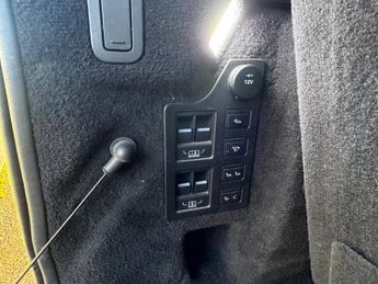 Land Rover Discovery 3.0 TD V6 HSE Luxury Auto 4WD Euro 6 (s/s) 5dr