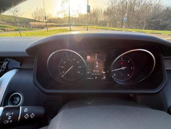 Land Rover Discovery 3.0 TD V6 HSE Luxury Auto 4WD Euro 6 (s/s) 5dr