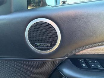 Land Rover Discovery 3.0 TD V6 HSE Luxury Auto 4WD Euro 6 (s/s) 5dr