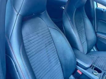 Mercedes-Benz A Class 2.1 A200d AMG Line (Premium) 7G-DCT Euro 6 (s/s) 5dr