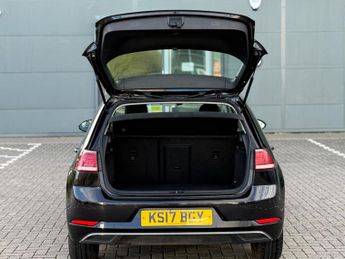 Volkswagen Golf 2.0 TDI BlueMotion Tech SE Nav DSG Euro 6 (s/s) 5dr