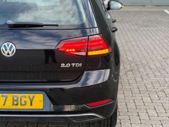 Volkswagen Golf 2.0 TDI BlueMotion Tech SE Nav DSG Euro 6 (s/s) 5dr