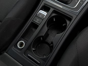 Volkswagen Golf 2.0 TDI BlueMotion Tech SE Nav DSG Euro 6 (s/s) 5dr