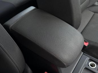 Volkswagen Golf 2.0 TDI BlueMotion Tech SE Nav DSG Euro 6 (s/s) 5dr