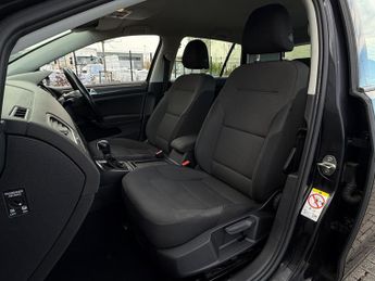 Volkswagen Golf 2.0 TDI BlueMotion Tech SE Nav DSG Euro 6 (s/s) 5dr
