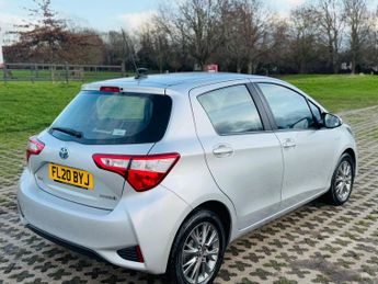 Toyota Yaris 1.5 VVT-h Icon Hatchback 5dr Petrol Hybrid E-CVT Euro 6 (s/s) (1