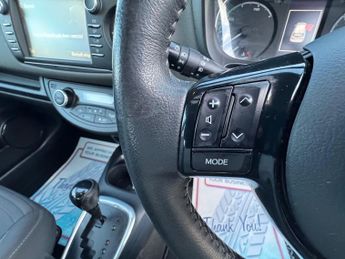 Toyota Yaris 1.5 VVT-h Icon Hatchback 5dr Petrol Hybrid E-CVT Euro 6 (s/s) (1