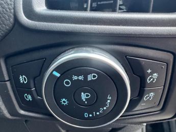 Ford Focus 1.0T EcoBoost ST-Line Auto Euro 6 (s/s) 5dr