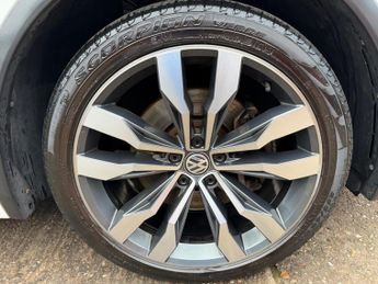 Volkswagen Tiguan 2.0 TDI R-Line SUV 5dr Diesel DSG 4Motion Euro 6 (s/s) (190 ps)