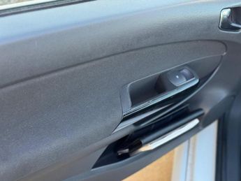 Vauxhall Corsa 1.4i 16v SRi 3dr (a/c)