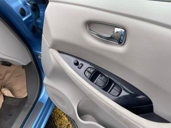 Nissan Leaf 24kWh Auto 5dr