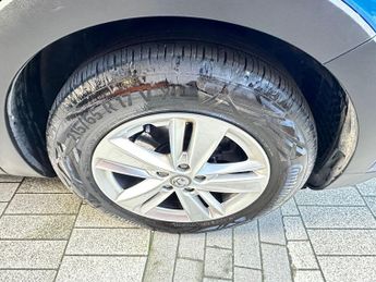 Vauxhall Grandland X 1.2 Turbo SE Auto Euro 6 (s/s) 5dr