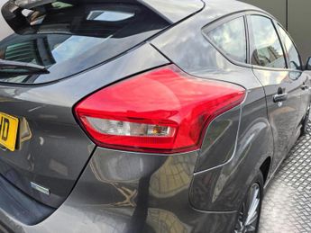 Ford Focus 1.0T EcoBoost ST-Line Auto Euro 6 (s/s) 5dr