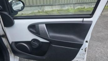 Toyota AYGO 1.0 VVT-i Fire Euro 5 5dr