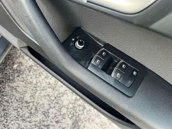 Audi A3 1.6 TDI SE Sportback S Tronic Euro 5 (s/s) 5dr