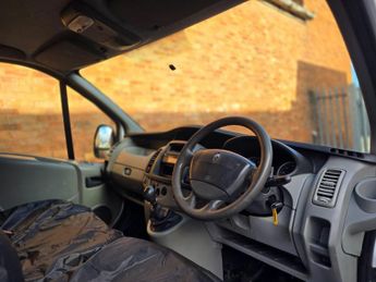 Renault Trafic 2.0 dCi SL27 Sport L1 H1 3dr