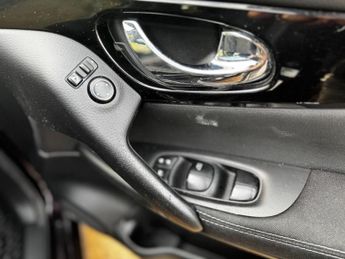 Nissan Qashqai 1.6 dCi N-Connecta XTRON 2WD Euro 6 (s/s) 5dr