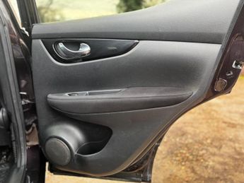 Nissan Qashqai 1.6 dCi N-Connecta XTRON 2WD Euro 6 (s/s) 5dr