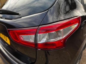 Nissan Qashqai 1.6 dCi N-Connecta XTRON 2WD Euro 6 (s/s) 5dr