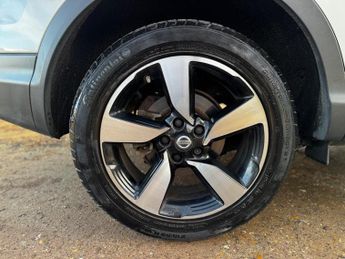 Nissan Qashqai 1.2 DIG-T n-tec XTRON 2WD Euro 6 (s/s) 5dr