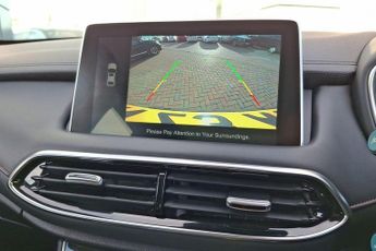 MG MG HS 1.5 T-GDI Exclusive SUV 5dr Petrol DCT Euro 6 (s/s) (162 ps)