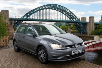 Volkswagen Golf TDi 1.6 TDI SE Nav Euro 6 (s/s) 5dr