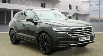 Volkswagen Touareg 3.0 TDI V6 R-Line Tech Plus Tiptronic 4Motion Euro 6 (s/s) 5dr