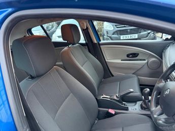 Renault Megane 1.6 16V Bizu Euro 5 5dr