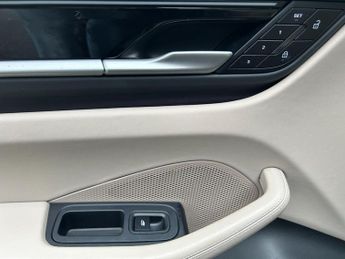 Porsche Macan 100kWh 4S Auto 4WD 5dr