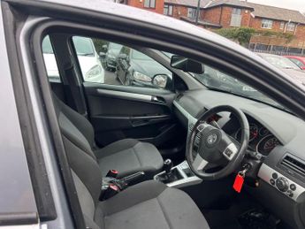 Vauxhall Astra 1.4i 16v Active 5dr