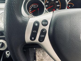 Honda Jazz 1.4 i-DSI SE Hatchback 5dr Petrol CVT-7 (139 g/km, 82 bhp)