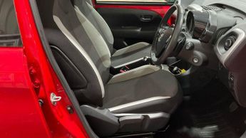 Toyota AYGO 1.0 VVT-i x-play x-shift Euro 6 5dr