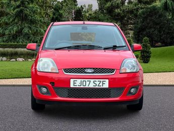 Ford Fiesta 1.6 Ghia 5dr