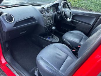 Ford Fiesta 1.6 Ghia 5dr