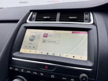 Jaguar E-PACE 2.0 D180 R-Dynamic SE Auto AWD Euro 6 (s/s) 5dr