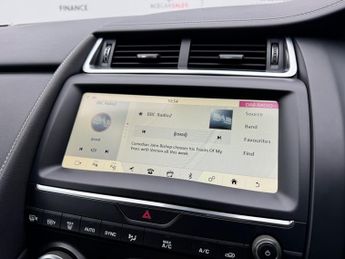 Jaguar E-PACE 2.0 D180 R-Dynamic SE Auto AWD Euro 6 (s/s) 5dr