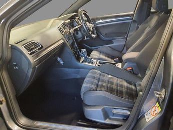 Volkswagen Golf 1.4 TSI 8.7kWh GTE Advance DSG Euro 6 (s/s) 5dr